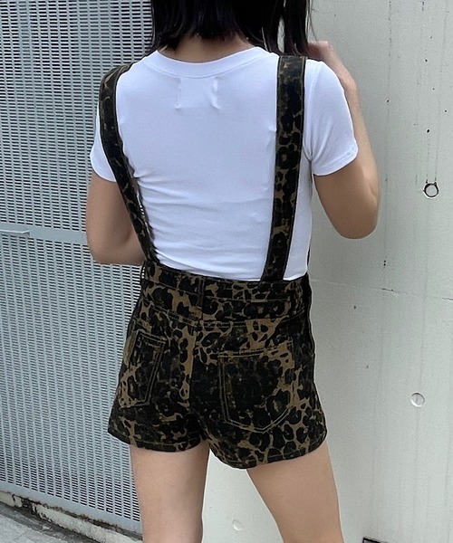 ROGER AND RAW(ロジャーアンドロウ)の「レオパード柄 サロペット ショートパンツ(サロペット/オーバーオール・レディース・レオパード・FREE)」の8枚目の写真