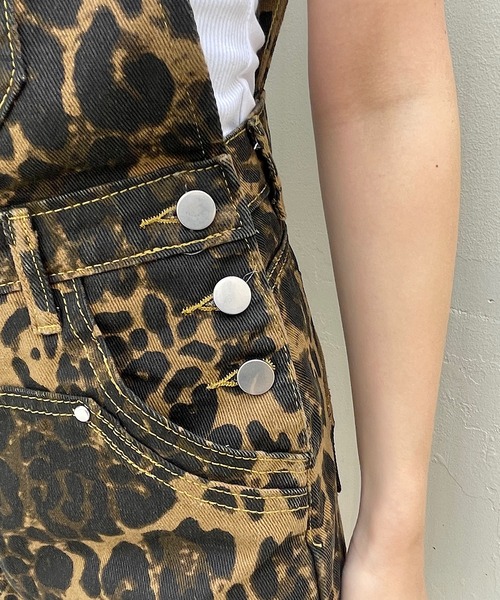 ROGER AND RAW(ロジャーアンドロウ)の「レオパード柄 サロペット ショートパンツ(サロペット/オーバーオール・レディース・レオパード・FREE)」の10枚目の写真