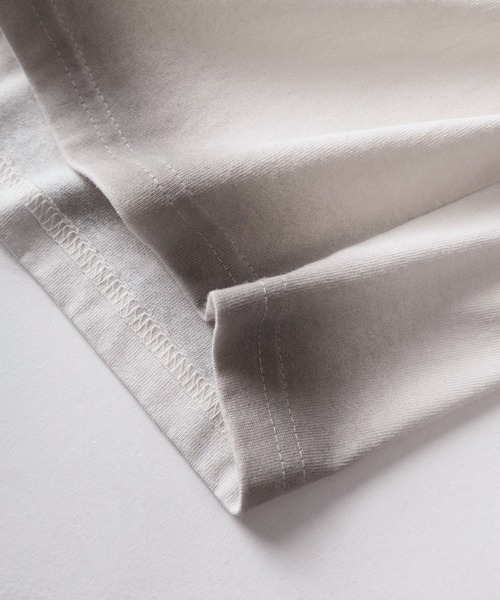 SlashDate(スラッシュデイト)の「【82】スプレー加工 カモフラ柄 アイレット ショート丈 クルーネックTシャツ/ユニセックス/レディース/メンズ(Tシャツ/カットソー・レディース・ブラック/ベージュ/カーキ/ピンク・S/M/L)」の6枚目の写真