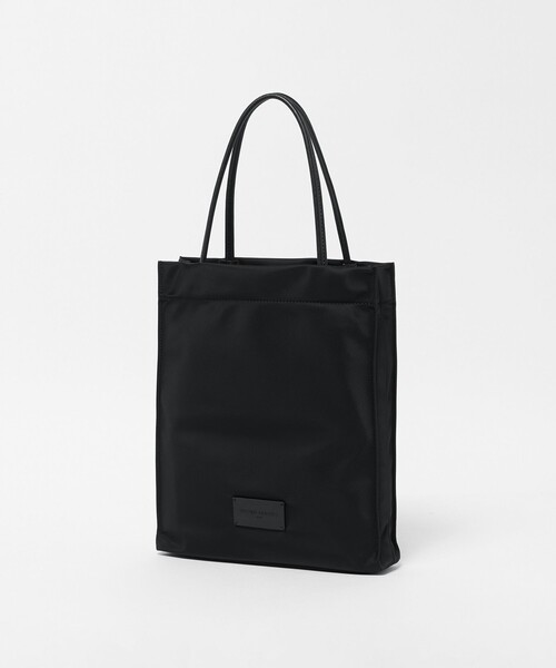 UNITED ARROWS(ユナイテッドアローズ)の「ナイロン ロゴ トートバッグ THIN(トートバッグ・レディース・ブラック・FREE)」の3枚目の写真