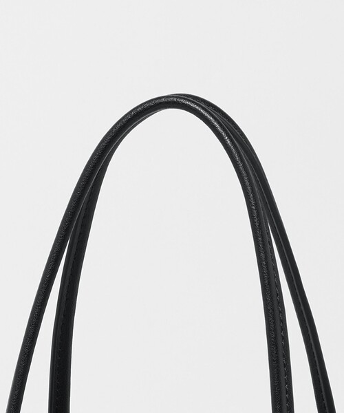 UNITED ARROWS(ユナイテッドアローズ)の「ナイロン ロゴ トートバッグ THIN(トートバッグ・レディース・ブラック・FREE)」の4枚目の写真