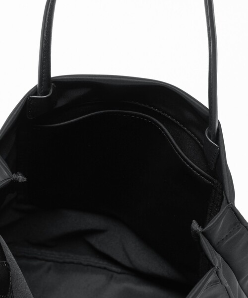 UNITED ARROWS(ユナイテッドアローズ)の「ナイロン ロゴ トートバッグ THIN(トートバッグ・レディース・ブラック・FREE)」の7枚目の写真
