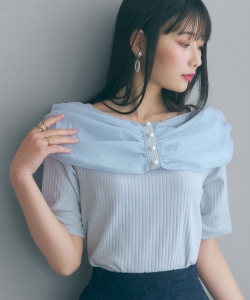 marun（マルン）の「＜大きいサイズ＞デコルテオーガンジー使いオフショル風カットソー marun（Tシャツ/カットソー・レディース・サックスブルー/ブラック・4L/3L/LL/L/5L）」の2枚目の写真