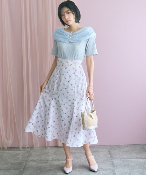 marun（マルン）の「＜大きいサイズ＞デコルテオーガンジー使いオフショル風カットソー marun（Tシャツ/カットソー・レディース・サックスブルー/ブラック・4L/3L/LL/L/5L）」の21枚目の写真