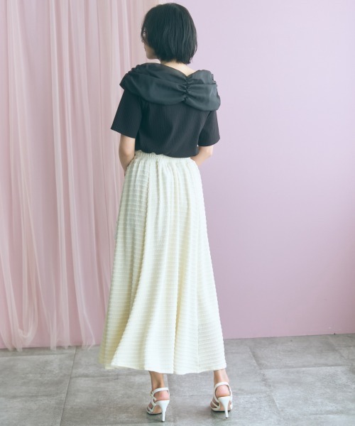 marun（マルン）の「＜大きいサイズ＞デコルテオーガンジー使いオフショル風カットソー marun（Tシャツ/カットソー・レディース・サックスブルー/ブラック・4L/3L/LL/L/5L）」の3枚目の写真