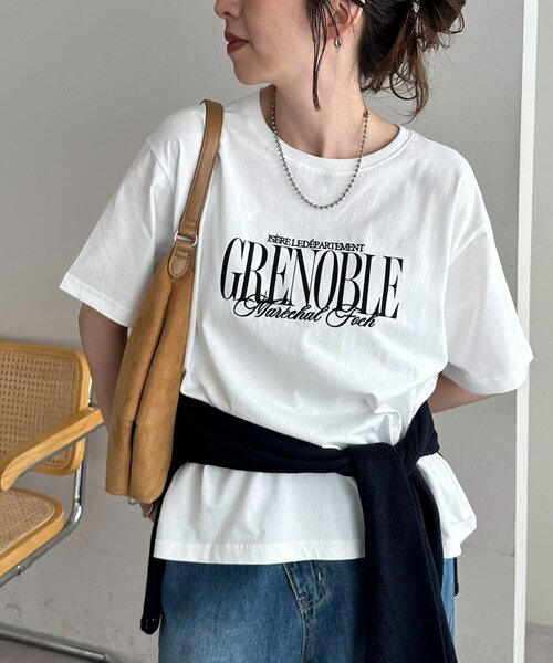 DISCOAT(ディスコート)の「GRENOBLEロゴTシャツ(Tシャツ/カットソー・レディース・オフホワイト/ベビーピンク/ブラック・FREE)」の1枚目の写真