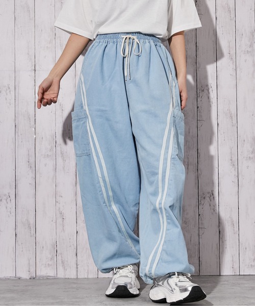 GORGE(ゴージ)の「《デニム×カーゴ×ライン》ワイドカーゴパンツ/ストリート/オールシーズン/全3色(カーゴパンツ・レディース・ブルー/サックスブルー/ブラック・F)」の11枚目の写真