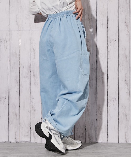 GORGE(ゴージ)の「《デニム×カーゴ×ライン》ワイドカーゴパンツ/ストリート/オールシーズン/全3色(カーゴパンツ・レディース・ブルー/サックスブルー/ブラック・F)」の7枚目の写真