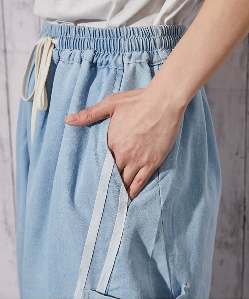 GORGE(ゴージ)の「《デニム×カーゴ×ライン》ワイドカーゴパンツ/ストリート/オールシーズン/全3色(カーゴパンツ・レディース・ブルー/サックスブルー/ブラック・F)」の15枚目の写真