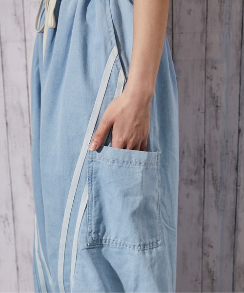 GORGE(ゴージ)の「《デニム×カーゴ×ライン》ワイドカーゴパンツ/ストリート/オールシーズン/全3色(カーゴパンツ・レディース・ブルー/サックスブルー/ブラック・F)」の14枚目の写真