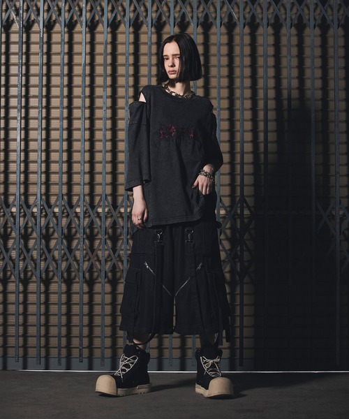 ERAR(エラー)の「【ERAR】ヴィンテージライクショルダーZIPトライバルロゴ刺繍Tシャツ(Tシャツ/カットソー・メンズ・ホワイト系1/ブラック系2/ブラック系1・XL/L/M/S)」の20枚目の写真