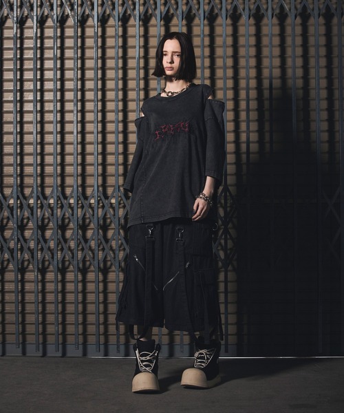 ERAR(エラー)の「【ERAR】ヴィンテージライクショルダーZIPトライバルロゴ刺繍Tシャツ(Tシャツ/カットソー・メンズ・ホワイト系1/ブラック系2/ブラック系1・XL/L/M/S)」の21枚目の写真