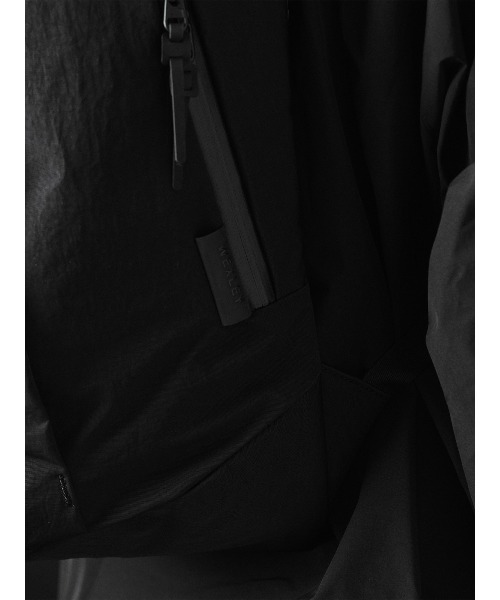 WEXLEY(ウェクスレイ)の「STEM / 20L Daypack Crinckle Nylon(ビジネスバッグ・メンズ・ブラック・ONE SIZE)」の17枚目の写真