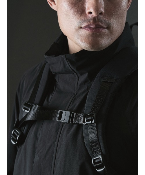 WEXLEY(ウェクスレイ)の「STEM / 20L Daypack Crinckle Nylon(ビジネスバッグ・メンズ・ブラック・ONE SIZE)」の13枚目の写真