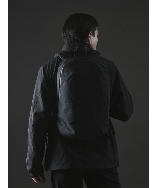 WEXLEY(ウェクスレイ)の「STEM / 20L Daypack Crinckle Nylon(ビジネスバッグ・メンズ・ブラック・ONE SIZE)」の11枚目の写真