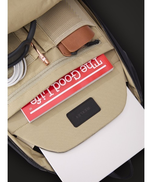 WEXLEY(ウェクスレイ)の「STEM / 20L Daypack Crinckle Nylon(ビジネスバッグ・メンズ・ブラック・ONE SIZE)」の8枚目の写真