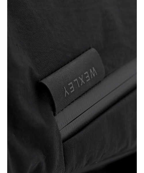 WEXLEY(ウェクスレイ)の「STEM / 20L Daypack Crinckle Nylon(ビジネスバッグ・メンズ・ブラック・ONE SIZE)」の2枚目の写真