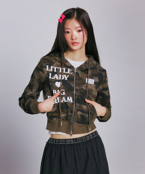 YOUHEE（ユヒ）の「CAMO CROP HOOD ZIP-UP_KHAKI（パーカー・レディース・その他・FREE）」の8枚目の写真