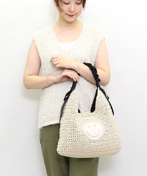 COOCO(クーコ)の「SMILEY フリルハンドルxパール刺繍ワンショルダーバッグ(かごバッグ・レディース・グレー/ブラック/ナチュラル・FREE)」の21枚目の写真