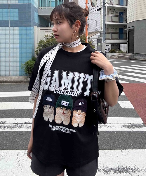 AS KNOW AS plus(アズノゥアズプラス)の「〇リアル猫ならびプリント おめかしオーバーサイズ半袖Tシャツ【UNISEX ITEM】(Tシャツ/カットソー・レディース・チャコールグレー/オフホワイト/オートミール/ブラック/ホワイト系/サックスブルー系/ベージュ系・FREE)」の4枚目の写真