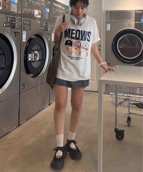 AS KNOW AS plus(アズノゥアズプラス)の「〇リアル猫ならびプリント おめかしオーバーサイズ半袖Tシャツ【UNISEX ITEM】(Tシャツ/カットソー・レディース・チャコールグレー/オフホワイト/オートミール/ブラック/ホワイト系/サックスブルー系/ベージュ系・FREE)」の22枚目の写真