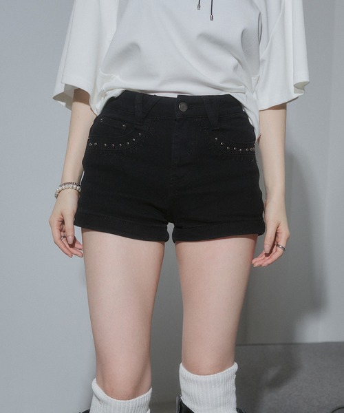 ENVYM(アンビー)の「スタッズコンパクトショートパンツ(その他パンツ・レディース・ブラック/カーキ・MEDIUM/SMALL)」の17枚目の写真