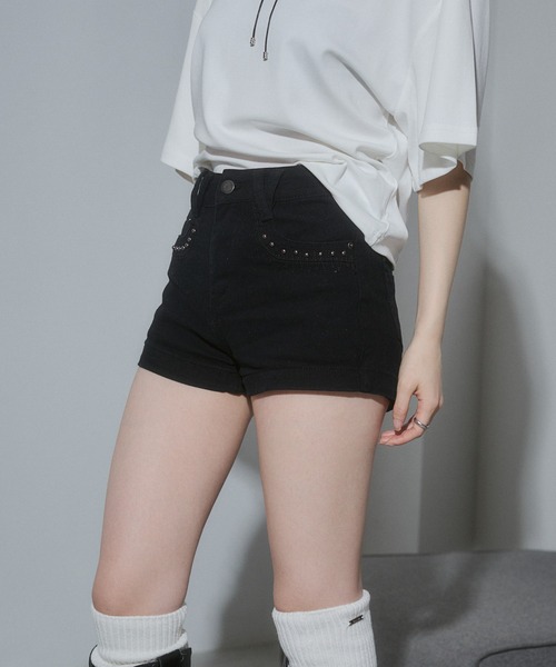 ENVYM(アンビー)の「スタッズコンパクトショートパンツ(その他パンツ・レディース・ブラック/カーキ・MEDIUM/SMALL)」の8枚目の写真