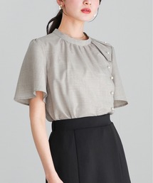 WHITE JOOLA（ホワイトジョーラ）の「【 着るだけで華やぐ 】 サマーメランジクロス・アシメフリルパールブラウス（シャツ/ブラウス）」