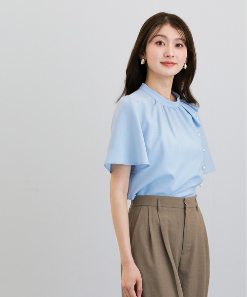 WHITE JOOLA(ホワイトジョーラ)の「【 着るだけで華やぐ 】 サマーメランジクロス・アシメフリルパールブラウス(シャツ/ブラウス・レディース・ホワイト/サックスブルー/グレイッシュベージュ・L/M/S)」の11枚目の写真