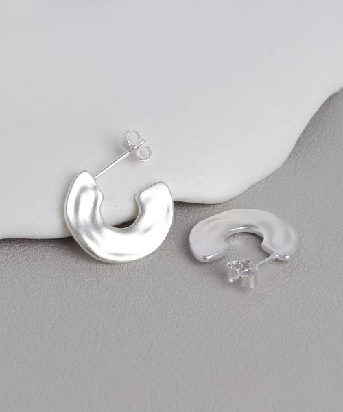 LA VORAGINE(ラ ヴォラジネ)の「マットハーフリングピアス レディース シンプル トレンド(ピアス(両耳用)・レディース・シルバー・FREE)」の17枚目の写真