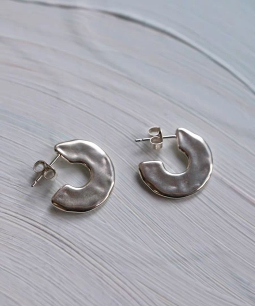 LA VORAGINE(ラ ヴォラジネ)の「マットハーフリングピアス レディース シンプル トレンド(ピアス(両耳用)・レディース・シルバー・FREE)」の20枚目の写真