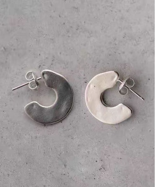 LA VORAGINE(ラ ヴォラジネ)の「マットハーフリングピアス レディース シンプル トレンド(ピアス(両耳用)・レディース・シルバー・FREE)」の22枚目の写真