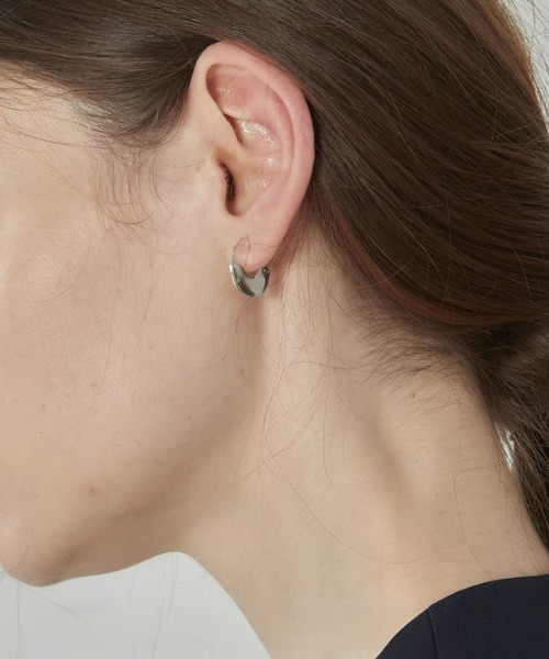 LA VORAGINE(ラ ヴォラジネ)の「マットハーフリングピアス レディース シンプル トレンド(ピアス(両耳用)・レディース・シルバー・FREE)」の8枚目の写真