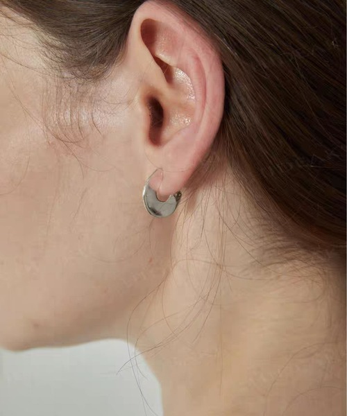LA VORAGINE(ラ ヴォラジネ)の「マットハーフリングピアス レディース シンプル トレンド(ピアス(両耳用)・レディース・シルバー・FREE)」の12枚目の写真