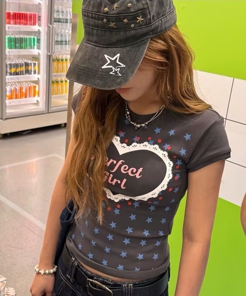 AsheKsha(アシクシャ)の「星柄フルプリントショルダーパッド半袖Tシャツ(Tシャツ/カットソー・レディース・グレー・M)」の3枚目の写真