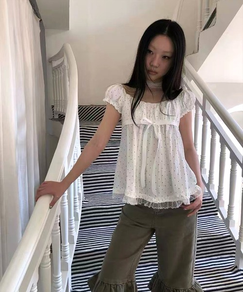 STAY MOTION（ステイモーション）の「【WEB限定】レースチョーカー付きドット柄ブラウス［骨格ウェーブ／ガーリー／フェミニン／韓国ファッション］（シャツ/ブラウス・レディース・オフホワイト/ブラック・F）」の4枚目の写真