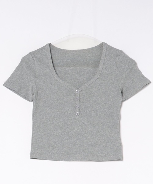 Chiina(チーナ)の「【Chiina】Vネックショートスリーブトップス(Tシャツ/カットソー・レディース・ブラック/グレー/イエロー/ホワイト・FREE)」の6枚目の写真