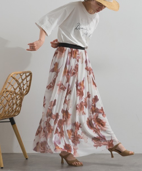MAFRAIS(マフレ)の「花柄チュールギャザースカート(スカート・レディース・ラベンダー/ブラック/オフホワイト・FREE)」の7枚目の写真