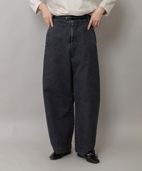 Munich(ミューニック)の「11ozオープンエンドデニム バレルパンツ(デニムパンツ・レディース・ブルー/ブラック・M/XS/S)」の2枚目の写真