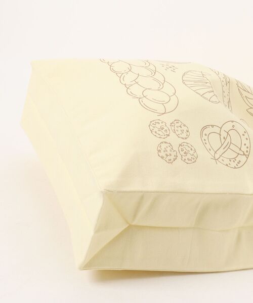 A.P.C.（アーペーセー）の「TOTE BOULANGERIE/ブーランジェリー トートバッグ（トートバッグ・メンズ・イエロー・ONESIZE）」の2枚目の写真