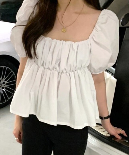Vipoa(ヴィポア)の「Volume gather puff blouse(シャツ/ブラウス・レディース・アイボリー/ブラック/ホワイト・FREE)」の1枚目の写真