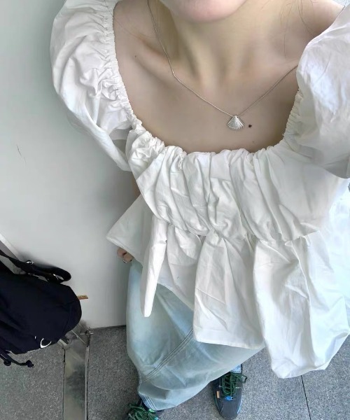 Vipoa(ヴィポア)の「Volume gather puff blouse(シャツ/ブラウス・レディース・アイボリー/ブラック/ホワイト・FREE)」の7枚目の写真