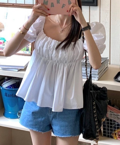 Vipoa(ヴィポア)の「Volume gather puff blouse(シャツ/ブラウス・レディース・アイボリー/ブラック/ホワイト・FREE)」の4枚目の写真