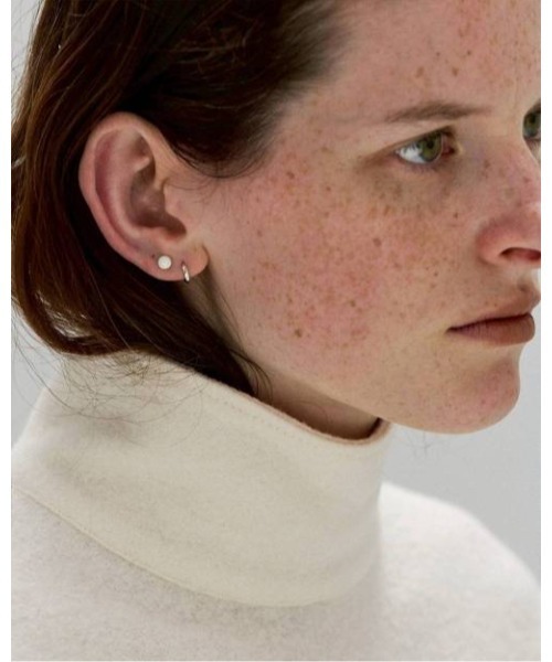 TODAYFUL(トゥデイフル)の「Petit Pearl Pierce 12690901(ネックレス・レディース・ゴールド・FREE)」の2枚目の写真