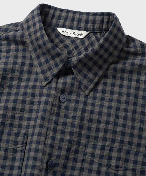 NONBLANK(ノンブランク)の「ギンガムチェッククロップHSシャツ_KHAKI BLUE(シャツ/ブラウス・メンズ・カーキ・SMALL/MEDIUM/LARGE/X-LARGE)」の3枚目の写真
