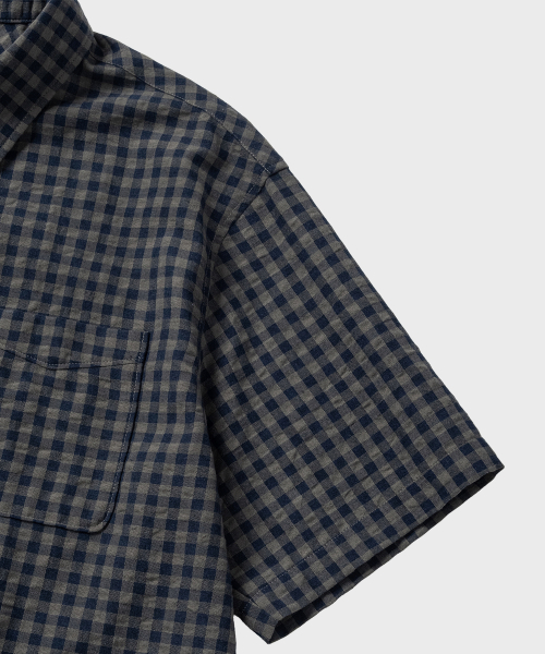 NONBLANK(ノンブランク)の「ギンガムチェッククロップHSシャツ_KHAKI BLUE(シャツ/ブラウス・メンズ・カーキ・SMALL/MEDIUM/LARGE/X-LARGE)」の6枚目の写真