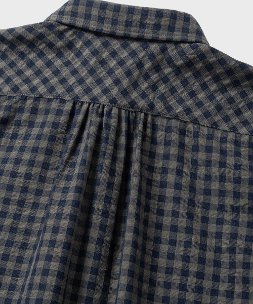 NONBLANK(ノンブランク)の「ギンガムチェッククロップHSシャツ_KHAKI BLUE(シャツ/ブラウス・メンズ・カーキ・SMALL/MEDIUM/LARGE/X-LARGE)」の8枚目の写真