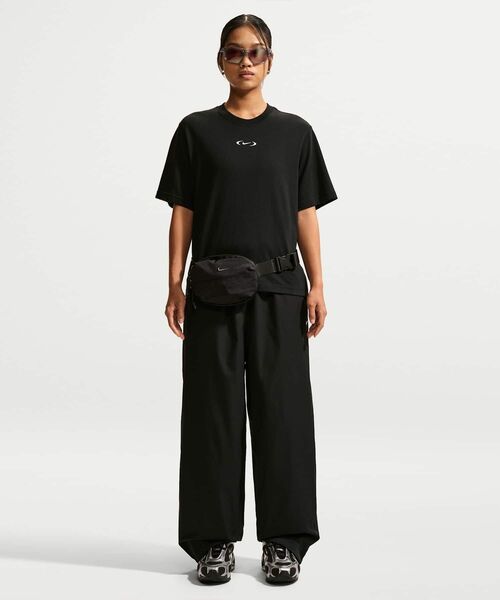 NIKE(ナイキ)の「ナイキ スポーツウェア クラシック ウィメンズ ルーズ Tシャツ / Nike Sportswear Classic Women's Loose T-Shirt IM6412-010 Black(Tシャツ/カットソー・レディース・ブラック・L/XL/XS/S/M)」の4枚目の写真