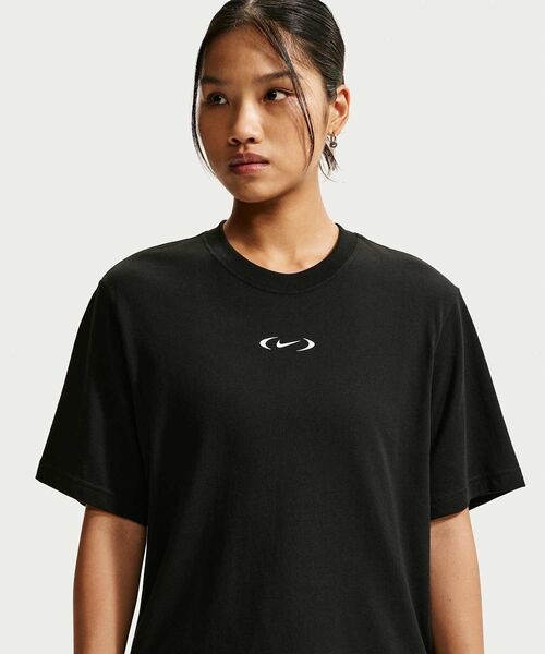 NIKE(ナイキ)の「ナイキ スポーツウェア クラシック ウィメンズ ルーズ Tシャツ / Nike Sportswear Classic Women's Loose T-Shirt IM6412-010 Black(Tシャツ/カットソー・レディース・ブラック・L/XL/XS/S/M)」の2枚目の写真