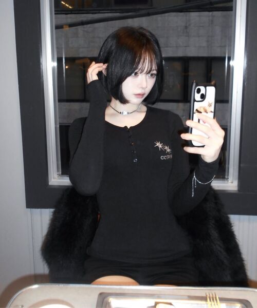 COIRIS(コイリス)の「サンビーチボタン長袖Tシャツ(2カラー)(Tシャツ/カットソー・レディース・ブラック/チャコール・FREE)」の18枚目の写真